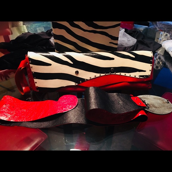 Matching Cowhide Leather Purse & Belt - Picture 4 of 6